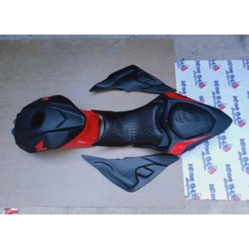 Jual Cover tangki model cbr 250 dan cover samping tutup aki dan bodi