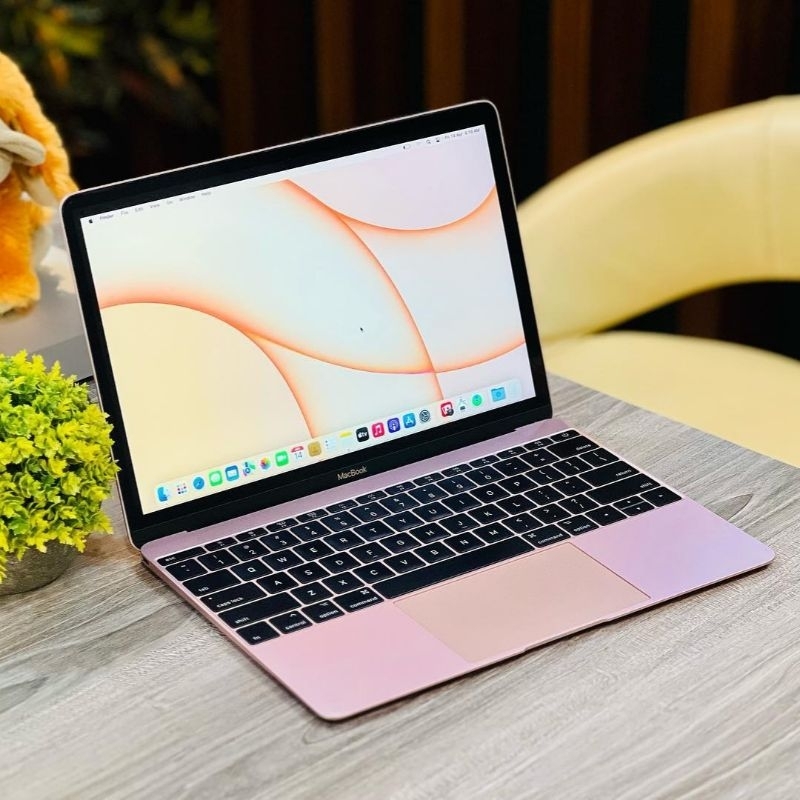 MacBook 2017 Intel core m3 256GBストレージ