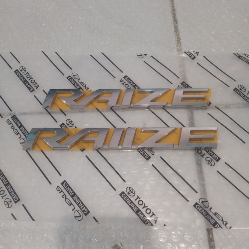 Jual logo emblem tulisan toyota RAIZE ORIGINAL | Shopee Indonesia
