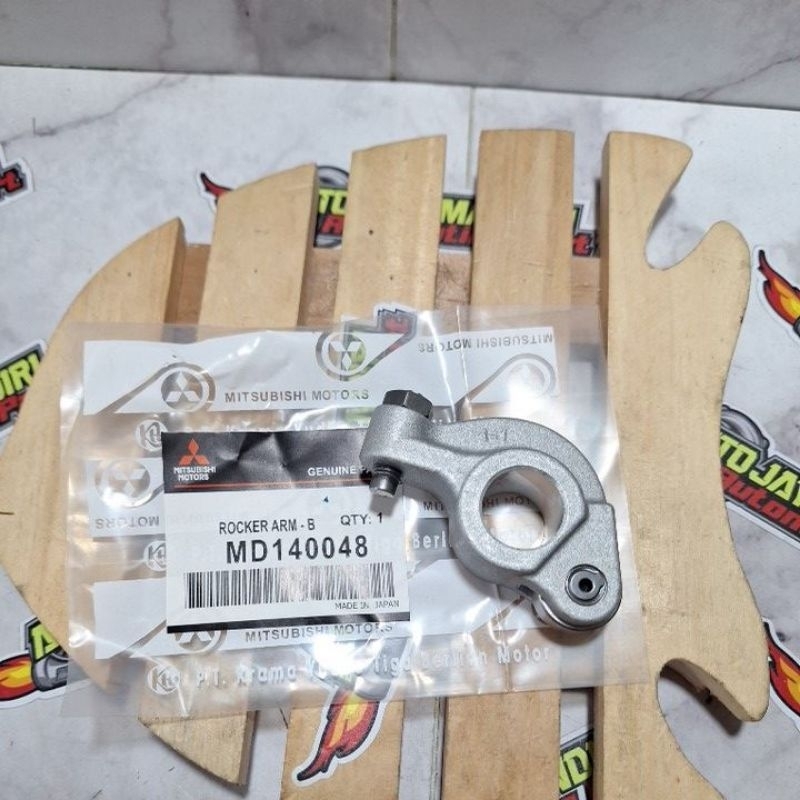Jual Roker rocker arm pelatuk klep + baut Mitsubishi T120ss T120ss ...
