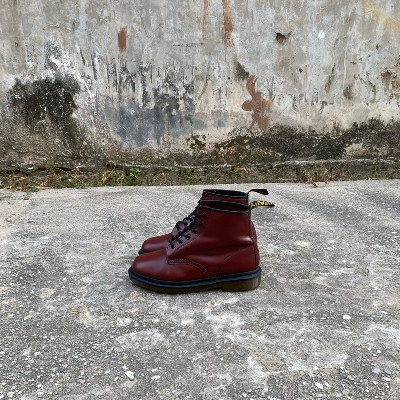 Dr martens 101 cherry hotsell