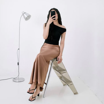 Kaia Sateen Skirt (Renaette) Rok Satin Panjang Full Furing Korean Skirt