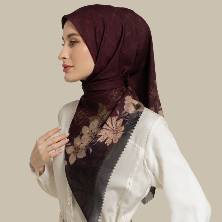 Wulang Narawangsa Hijab Segi Empat ⁠Soft Flower Maroon Kerudung Segi Empat Hijab Motif Segi Empat Hijab Voal Premium