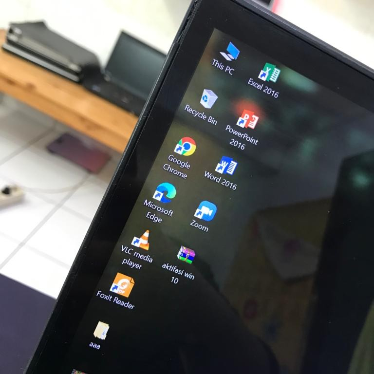 Jual Laptop Lenovo Thinkpad X1 Yoga i7 gen 7 yang MINES layar pink dan ...