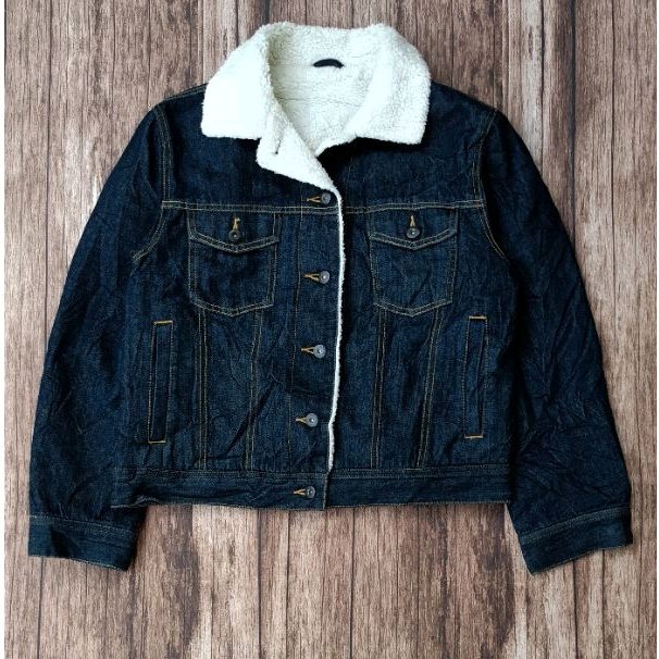 Jaket on sale levis uniqlo