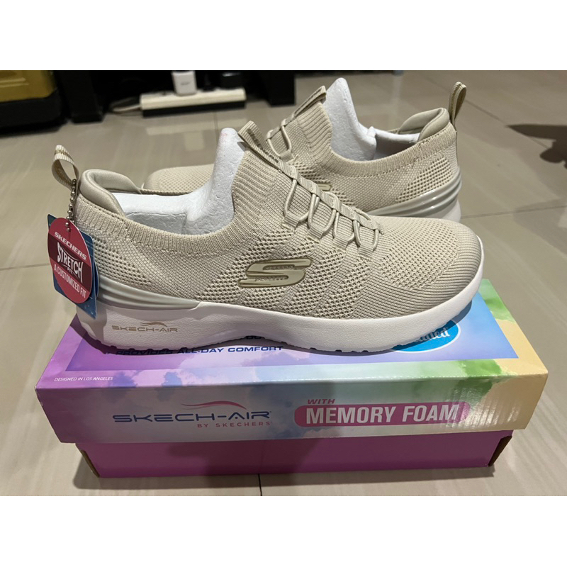 Skechers shopee hot sale