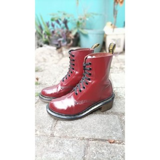 Dr martens indonesia clearance online