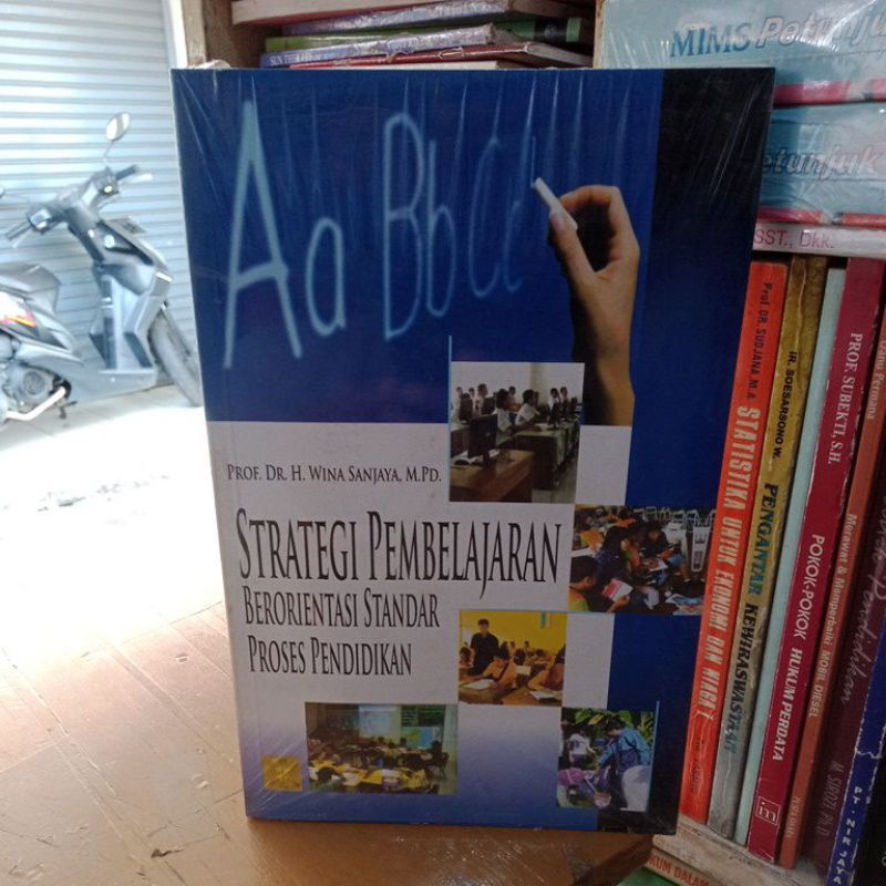 Jual Buku Strategi Pembelajaran Berorientasi Standar Proses Pendidikan ...