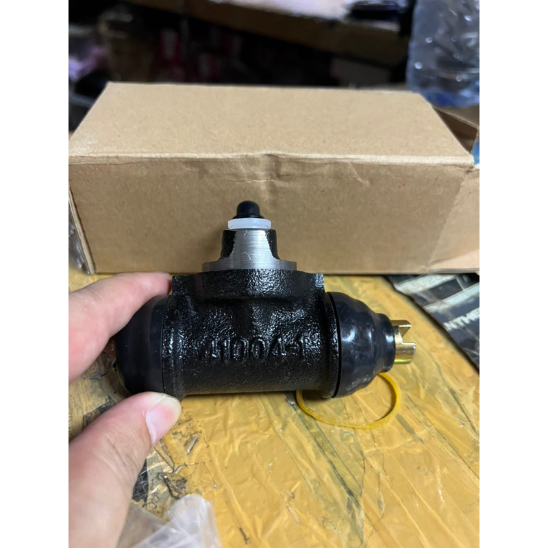 Jual Whell Cylinder Master rem bawah isuzu panther akebono Shopee Indonesia