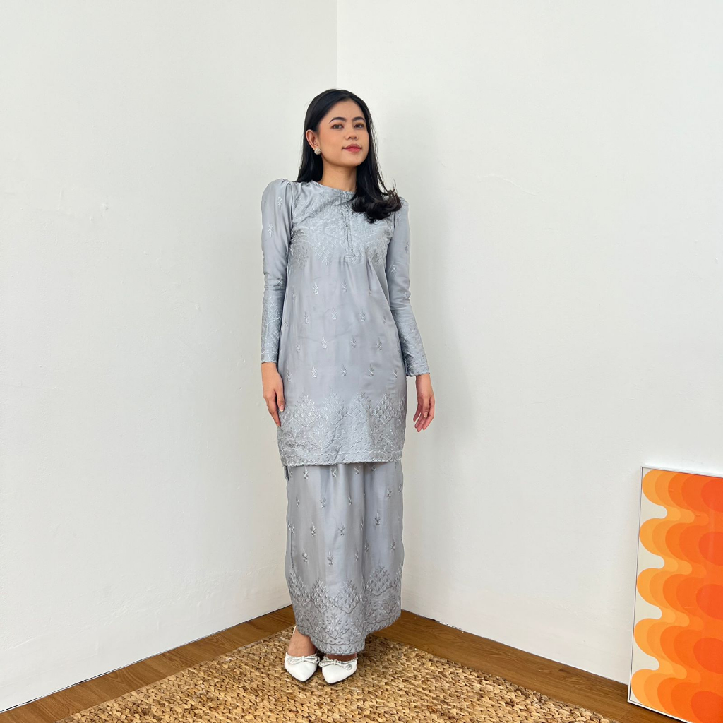 Jual Hoolaqueen - One Set Armany Silk Bordir - Set Kurung Satin - Set ...
