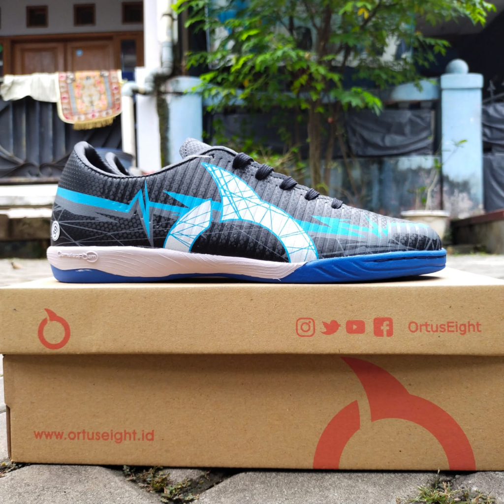 Jual sepatu futsal ORTUSEIGHT CATALYST RAIDEN BIRU HITAM | Shopee Indonesia