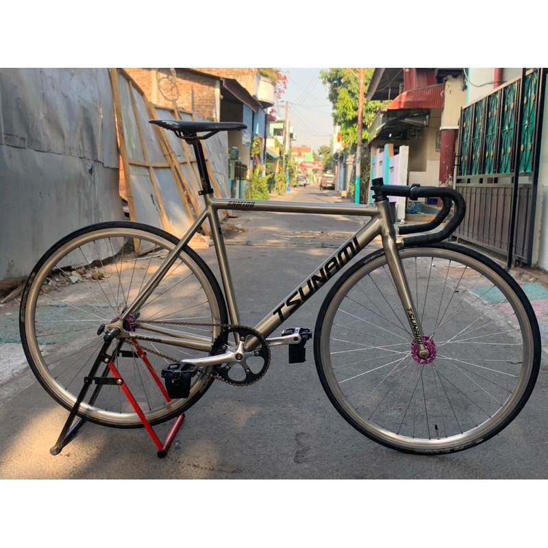 sepeda fixie tsunami