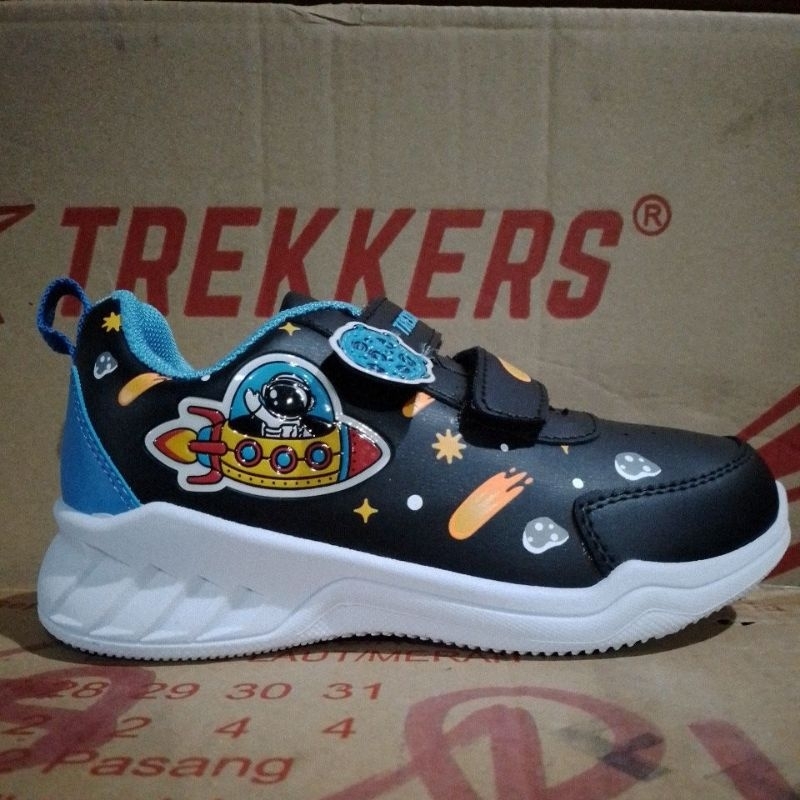 SEPATU BOYS DINO BOR