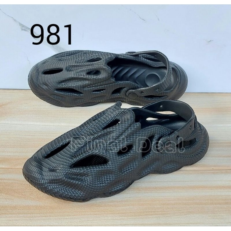 Jual Sepatu Sandal Clogs Screamer, Sandal Baim Pria, Sendal Medis ...