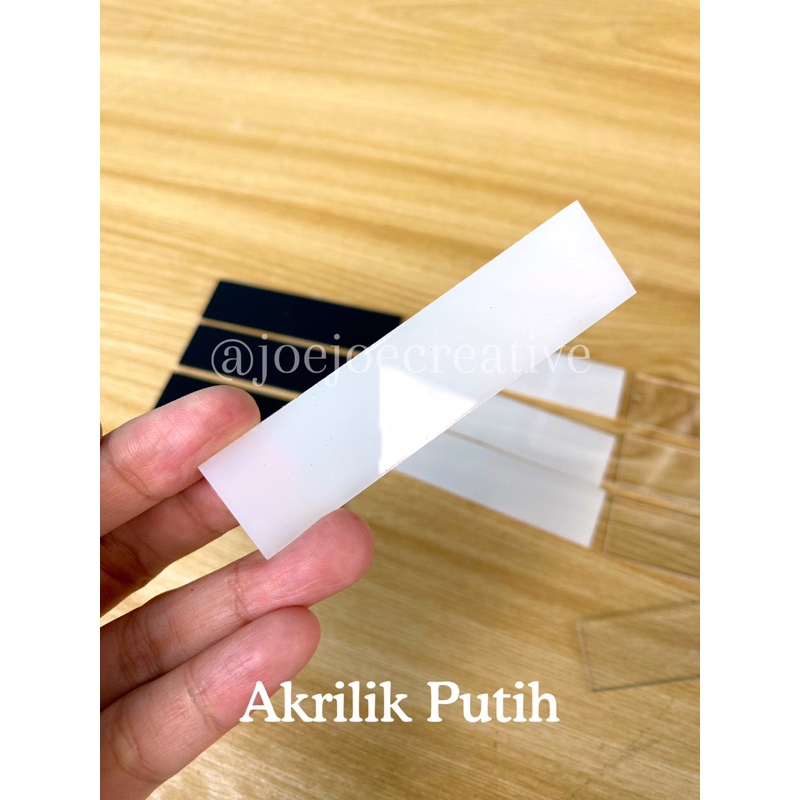 Jual Nametag Papan nama dada Bahan Name Tag Akrilik 8x2 PUTIH | Shopee