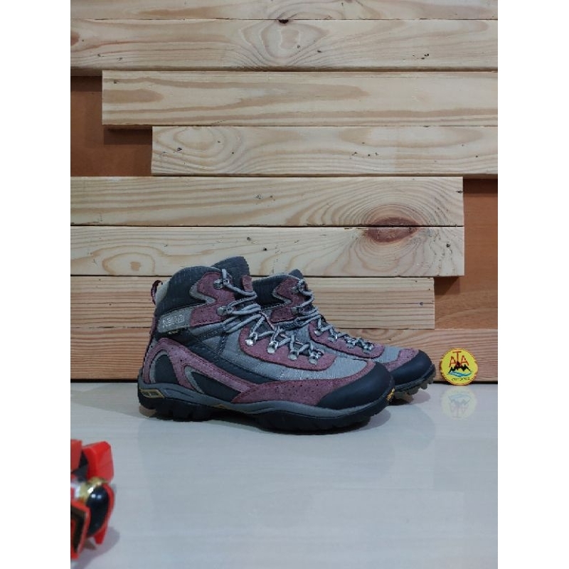 sepatu gunung trekking ASOLO MESITA size 38