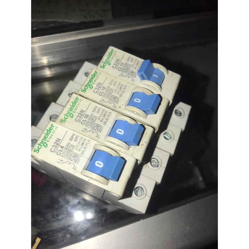 Jual Mcb ORI dan MODIF anti jeglek merk “schenider” free segel | Shopee ...