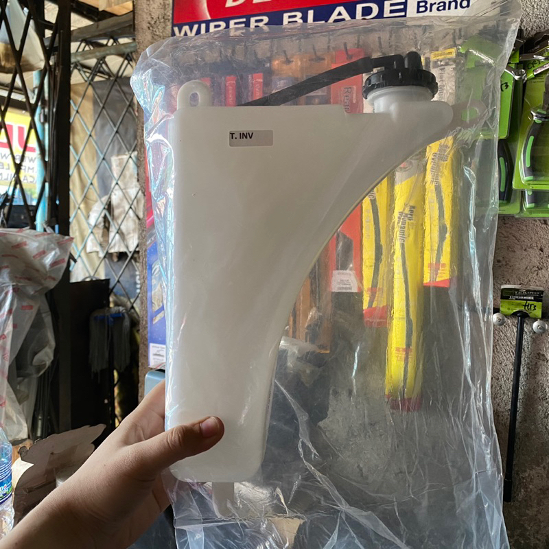 Jual Tabung cadangan air radiator INNOVA BENSIN | Shopee Indonesia