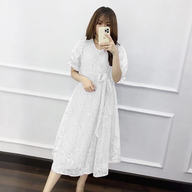 Jual PREMIUM - LIVINA DRESS PESTA BRUKAT TILLE 3 UKURAN / DRESS NATAL  LIVINA GAUN PESTA KONDANGAN ALA KOREA DRESS BROKAT TILE MUTIARA IMPORT MIDI DRESS  PARTY MEWAH ELEGANT | Shopee Indonesia