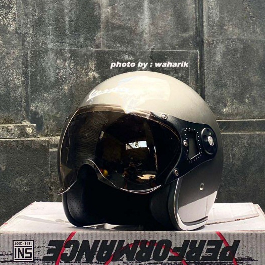 Jual Helm Vespa Retro Italy Abu Gloss + Visor Import Original | Shopee ...