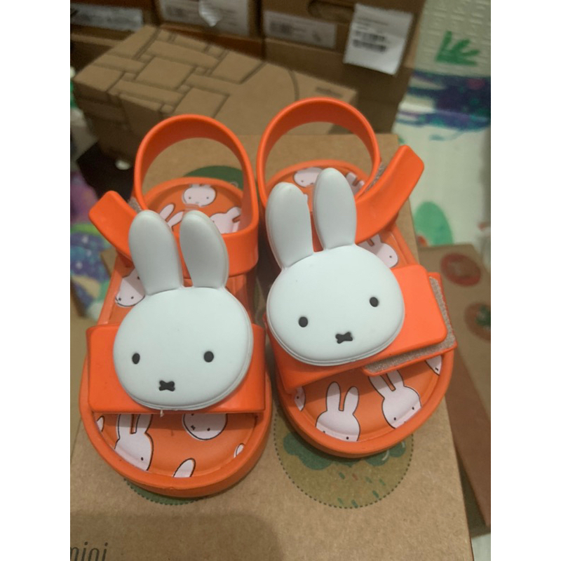 Jual PRELOVED Mini melissa jump + miffy | Shopee Indonesia