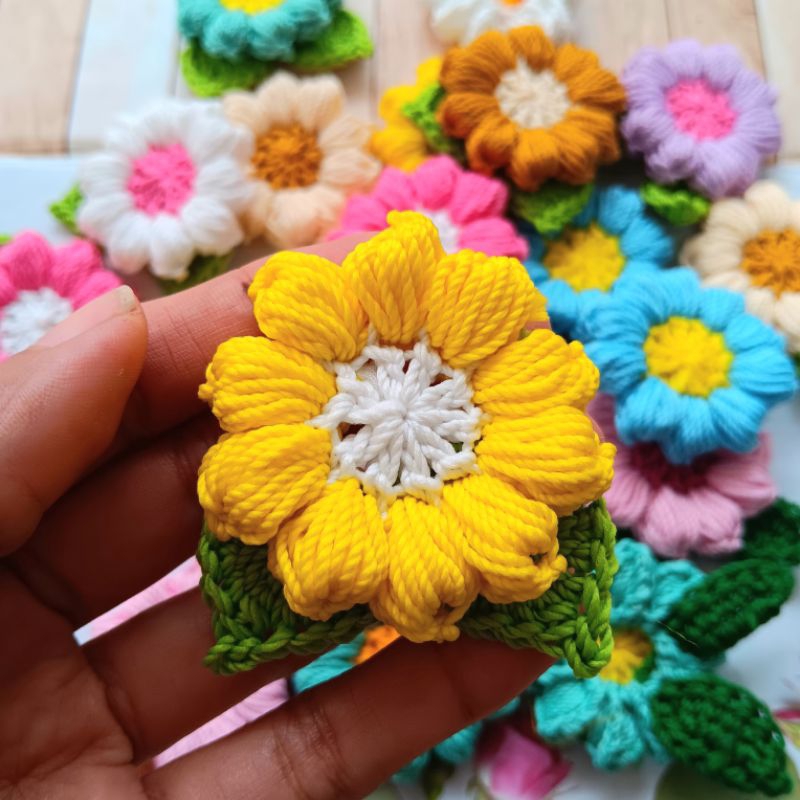 Jual Aplikasi Rajut Bunga Kuning - Putih Crochet Flowet | Shopee Indonesia