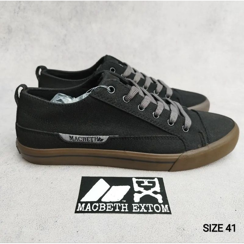 Tom Macbeth - Grey Gum