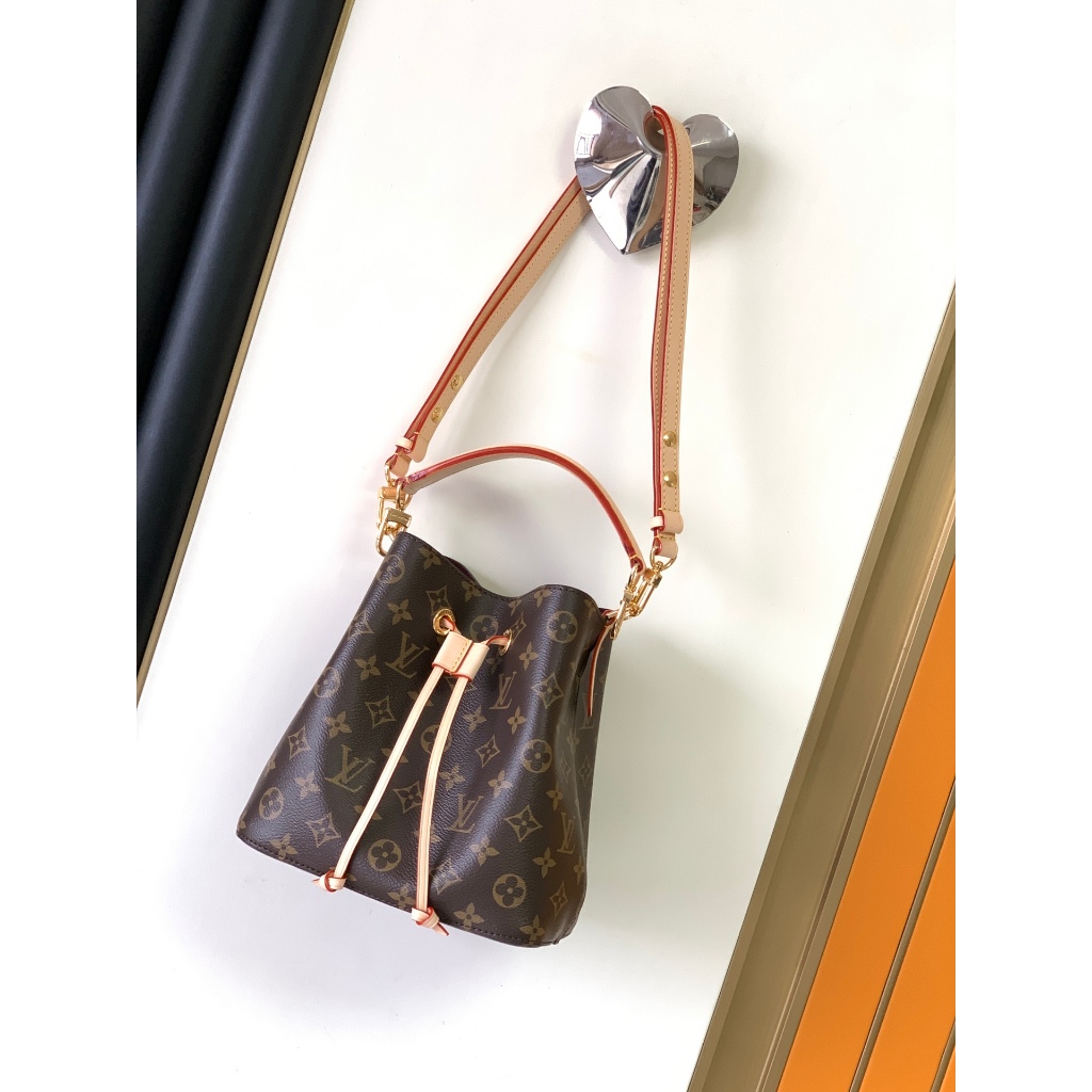Lv bucket mini hotsell