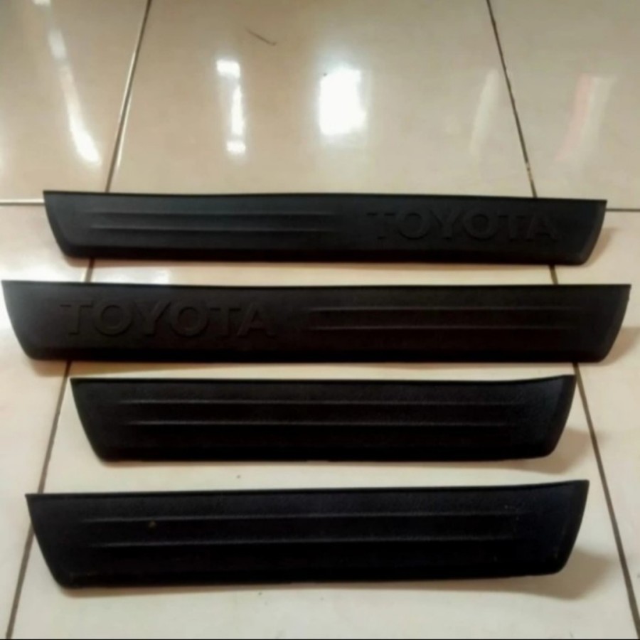 Jual Sill Plate Pintu Samping Original Toyota Innova Zenix Innova Reborn Shopee Indonesia