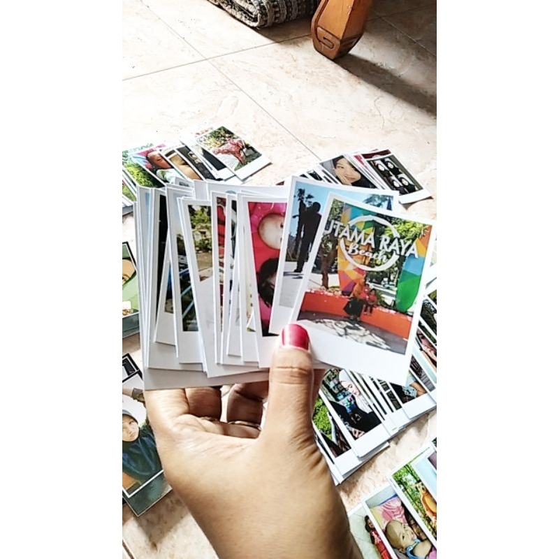 Jual CETAK FOTO POLAROID 2R (25 FOTO) | Shopee Indonesia