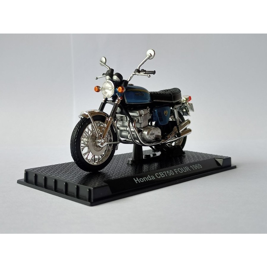 Bike 1/12 Honda CB750 DREAM CB750 FOUR '69 Plastic Model
