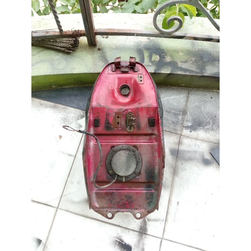 Jual tangki RGR atau tangki Motor Suzuki RGR atau tangki motor Suzuki ...
