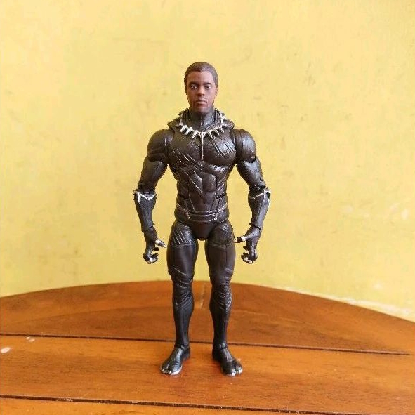 Marvel Hasbro Black Panther - Action Figure 15cm, Legacy Collection, Con Accessorio