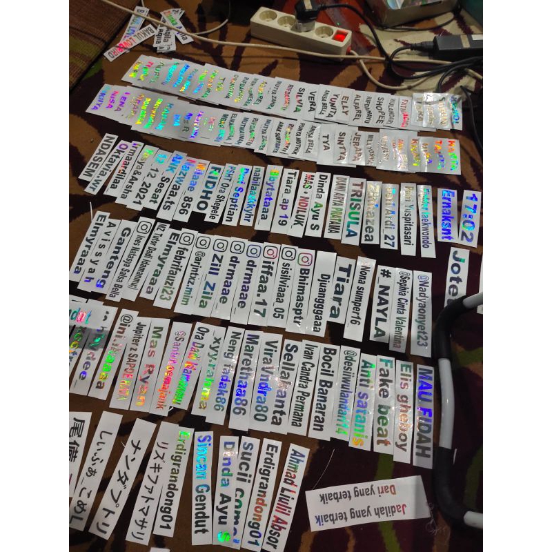 Jual VIRALLL STIKER HOLOGRAM CUSTOM BISA REQUEST!! Sticker Nama Sosmed ...