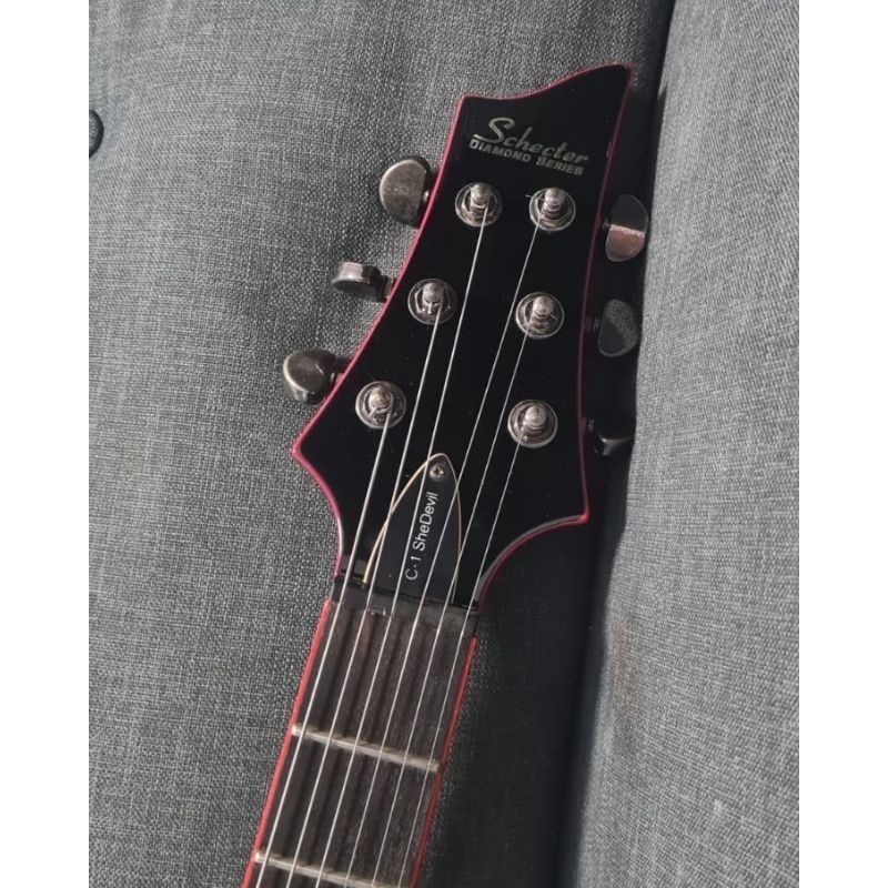 人気ブランドからコーディネートを探す 日本未発売 SCHECTER C-1 SHE DEVIL ブラック&レッド（Schecter ギター