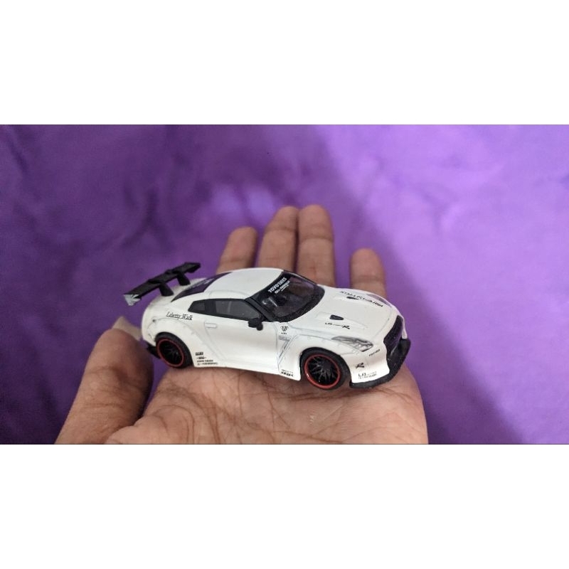 Jual Mini GT Nissan R35 LBWK no.9 | Shopee Indonesia