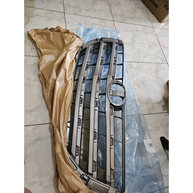 Jual grill grille radiator grand innova 2014 2015 ori | Shopee Indonesia