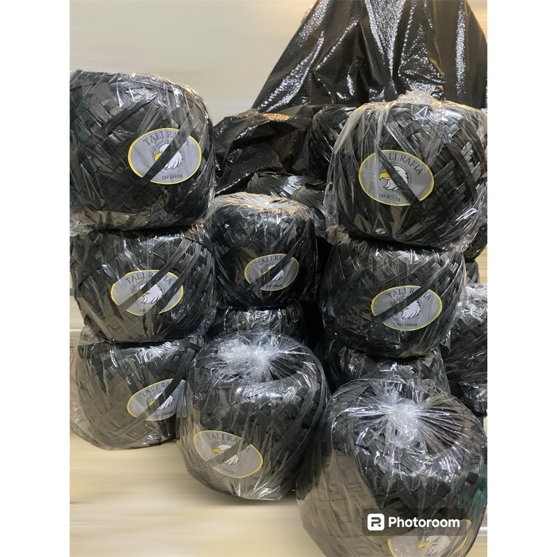 Jual Tali Rafia Hitam Gulungan Besar cap garuda | Shopee Indonesia