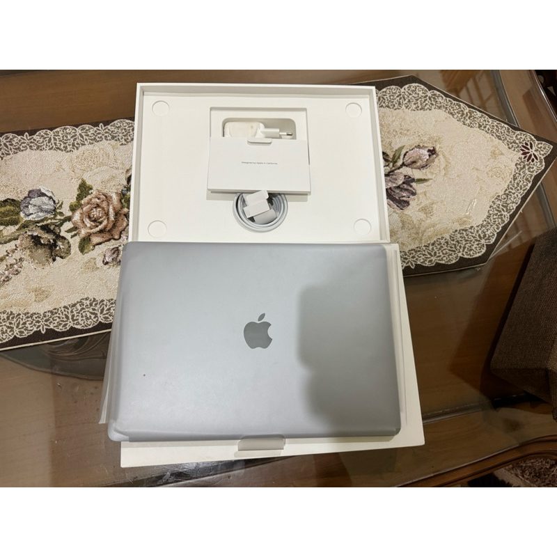 Apple Macbook Air 13-inch, M1 2020 CTO スペースグレイ Apple M1搭載 