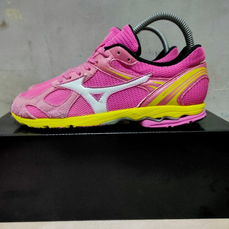 Jual Sepatu MIZUNO WAVE SPACER AR4 Size 37 Second Original Shopee Indonesia