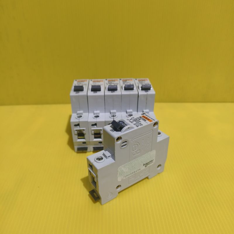 Jual MCB MERLIN GERIN 1PAS NC45a C16 original barang second/bekas siap ...