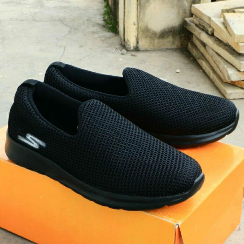 Jual SEPATU SLIP ON PRIA SKECHERS SLIPON FULL HITAM Shopee Indonesia