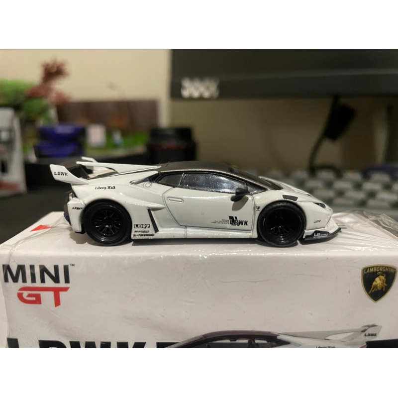 Jual Mini gt lamborghini huracan lbwk white | Shopee Indonesia