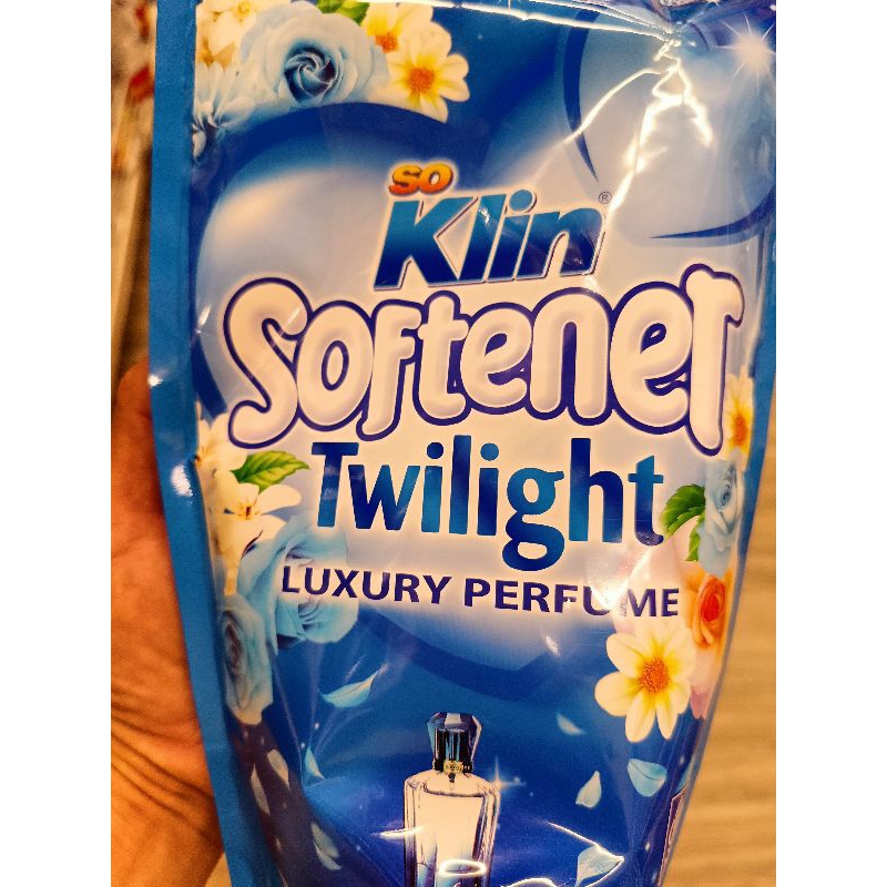 Jual So Klin Softener Twilight Luxury Perfume (680 Ml) | Shopee Indonesia