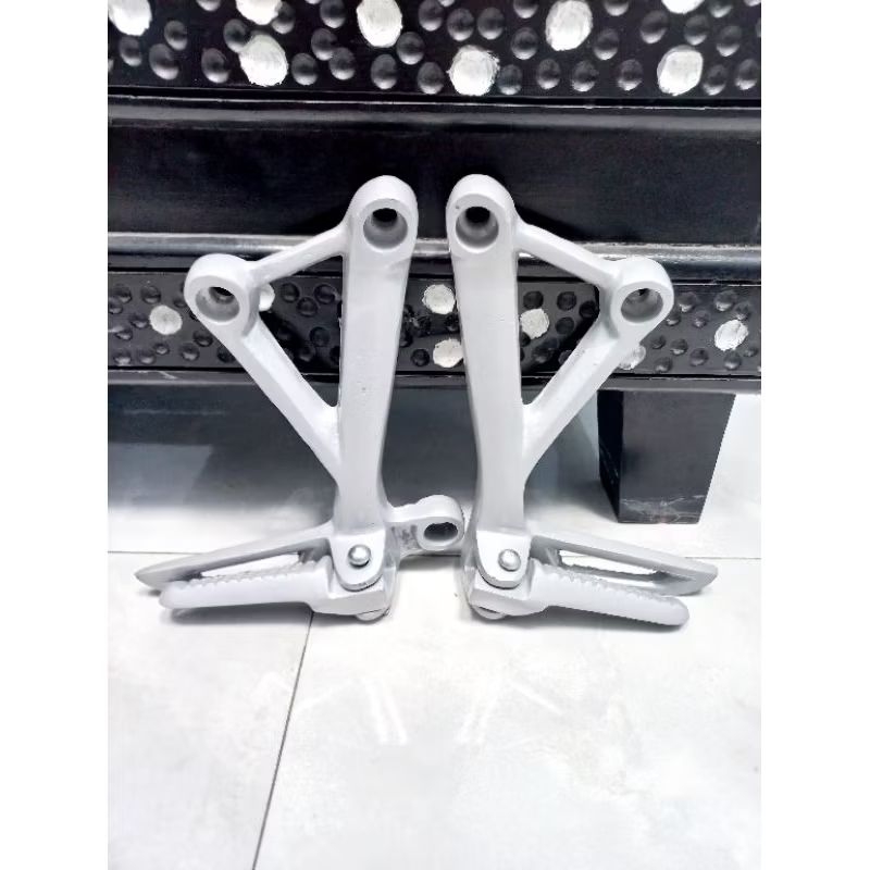 Jual Footstep Step Postep Pijakan Kaki Belakang Motor Honda CBR 150 R ...