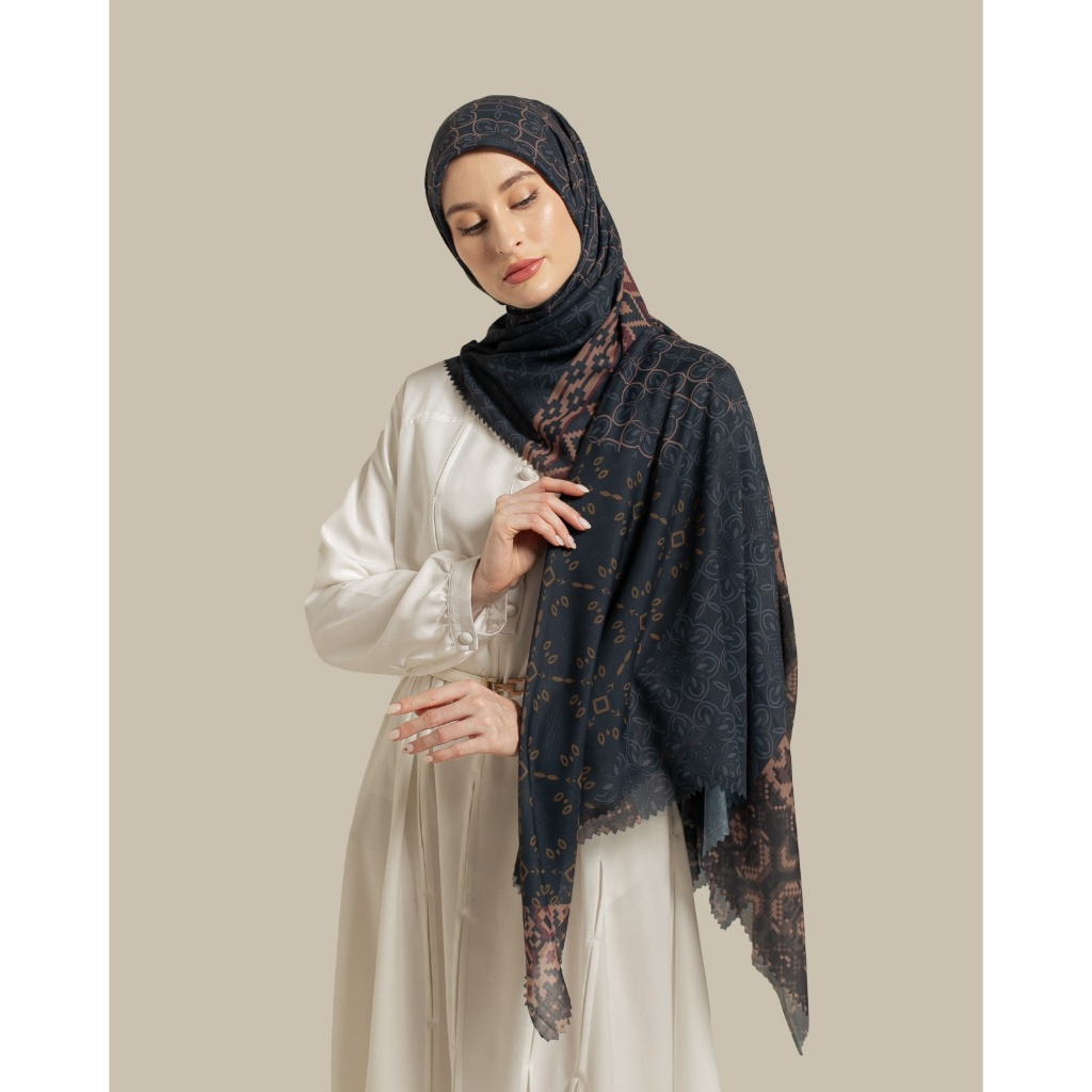 Wulang Narawangsa Hijab Segi Empat Archaica Old Black Kerudung Segi Empat Hijab Motif Segi Empat Hijab Voal Premium