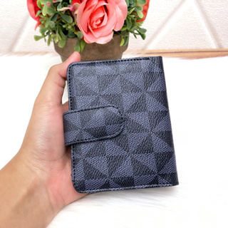 Dompet kartu lv