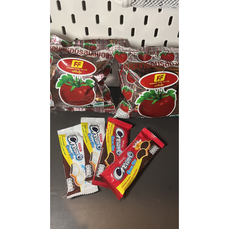 Jual snack tomat dan cream-o thailand | Shopee Indonesia
