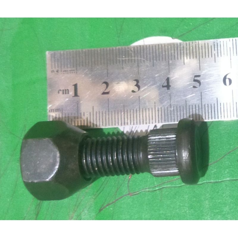Jual BAUT RODA KIJANG L300d l300 INNOVA L200 PANTHER PENDEK | Shopee ...