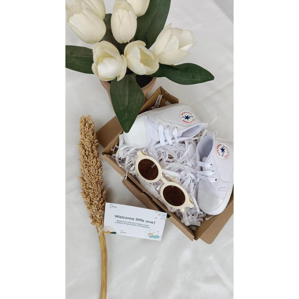 Jual Hampers Minimalis Bayi 0-12 Bulan (Seoatu, Kacamata, Kupluk rajut ...